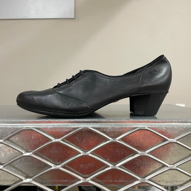 캠퍼 레더 펌프스 블랙 39