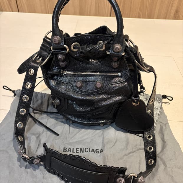 발렌시아가 르카골 버킷백 S