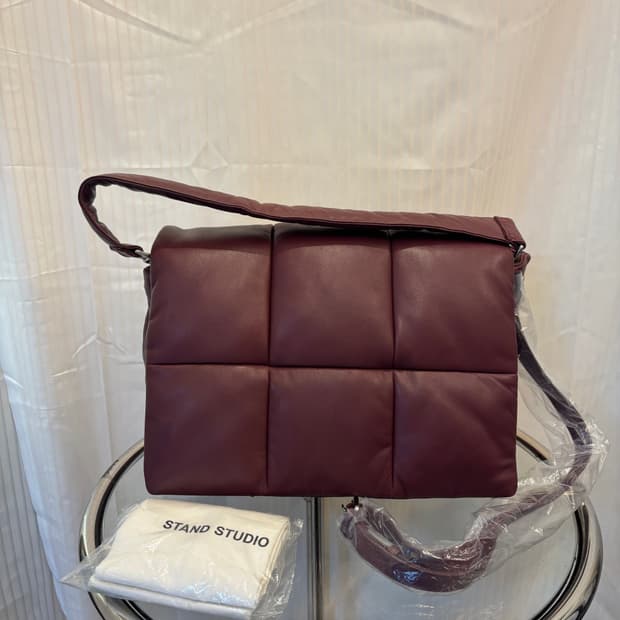 정품 스탠드스튜디오 퀄팅 램스킨 투웨이백    