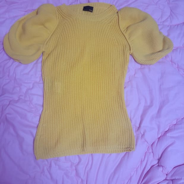 정품)급처상태좋음!펜디 어깨셔링 러블리 반팔 니트 스웨터 40사이즈