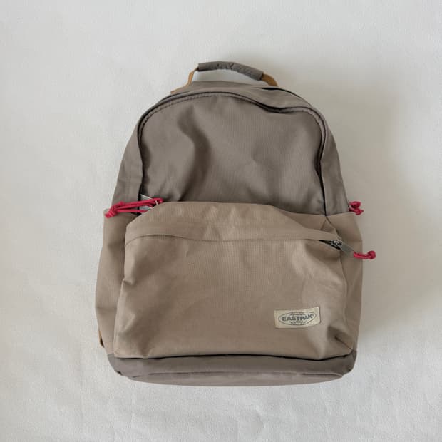 이스트팩(EASTPAK) 백팩