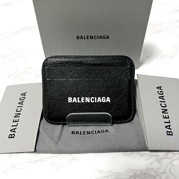 발렌시아가 그레이니 카프스킨 카드지갑