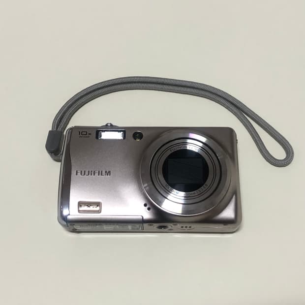 후지필름 f80exr 실버 디지털카메라 빈티지디카 아일릿원희