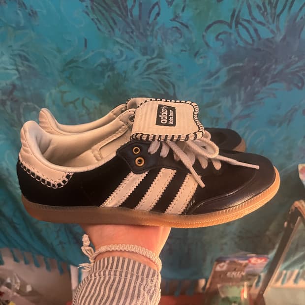 아디다스 x 웨일스 보너 포니 토널 삼바 코어 블랙 크림 화이트