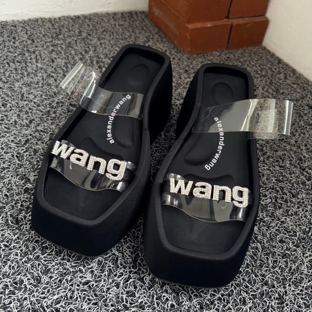 알렉산더 왕(alexanderwang) 크리스탈 로고 투명 스트랩 플랫폼
