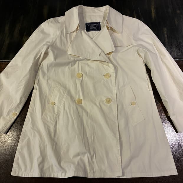 66) 버버리 숏 트렌치 코트 화이트