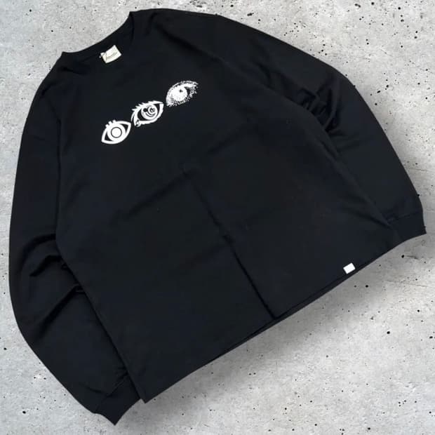 노매뉴얼 Eye 블랙 긴팔 티셔츠