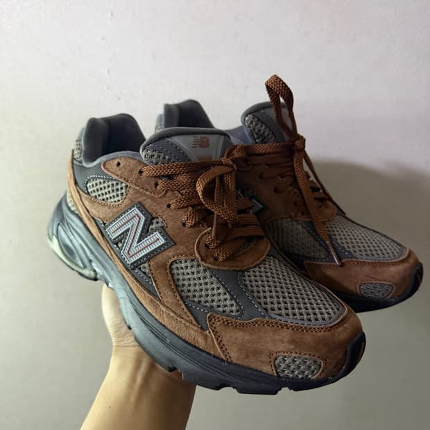 뉴발란스 2010 브라운 260 (남성 260-265정도)