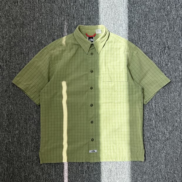 노스페이스 체크 패턴 그린 반팔 셔츠