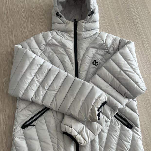 노매뉴얼 패딩 NUBES LIGHT DUCK DOWN