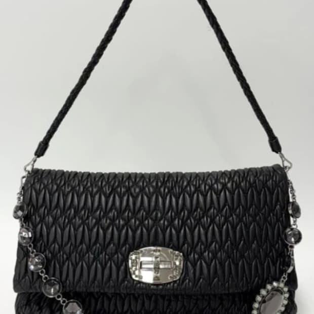 미우미우 아이코닉 나파 크리스탈 숄더백