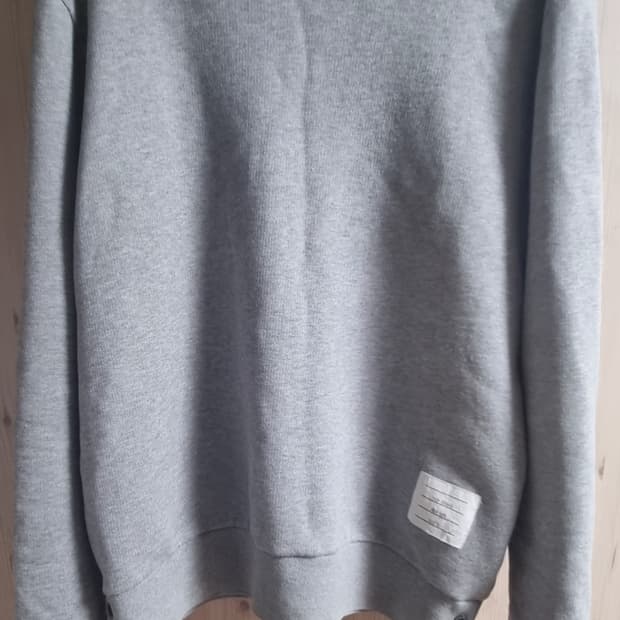 톰브라운 백삼선 맨투맨 2사이즈