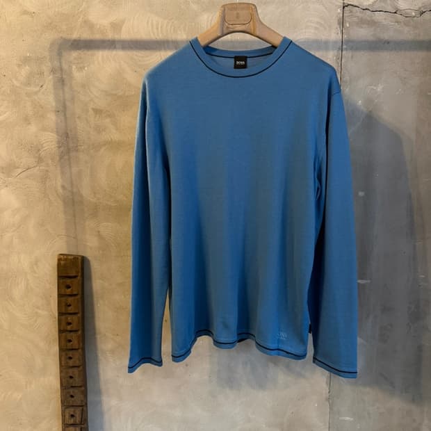 휴고보스 블랙라벨 크루넥 니트 100