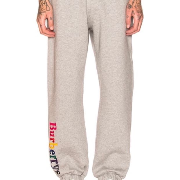 버버리 레인보우 스웻팬츠 미친 가격에 판매합니다!