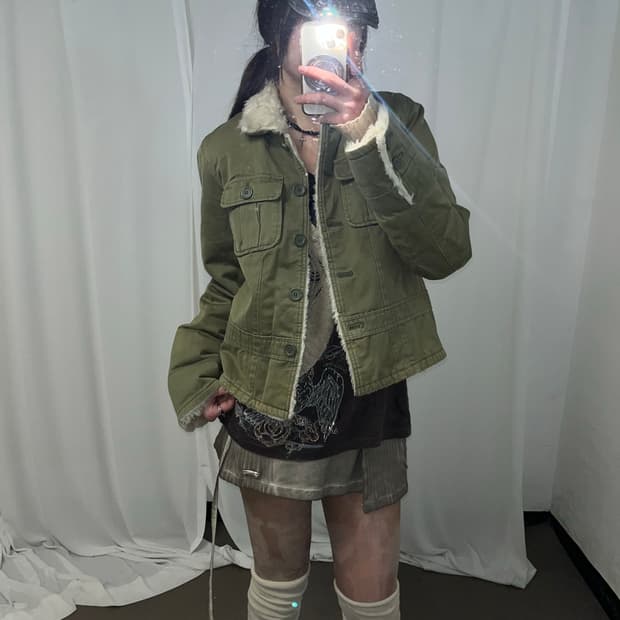 아베크롬비 카키 퍼 무스탕