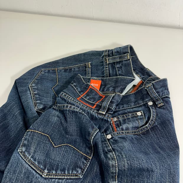 34 휴고보스 진청 레귤러핏 워싱 데님팬츠