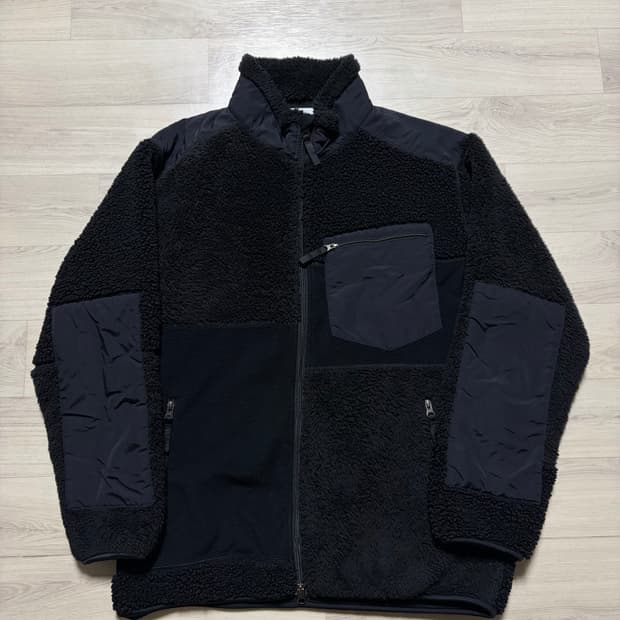 유니클로x엔지니어드 가먼츠 플리스 자켓 블랙 XL사이즈 판매