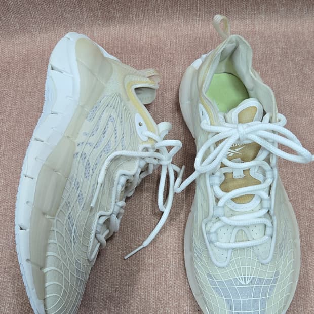 리복 일회착용 240mm- 지그 엑티브 화이트 운동화