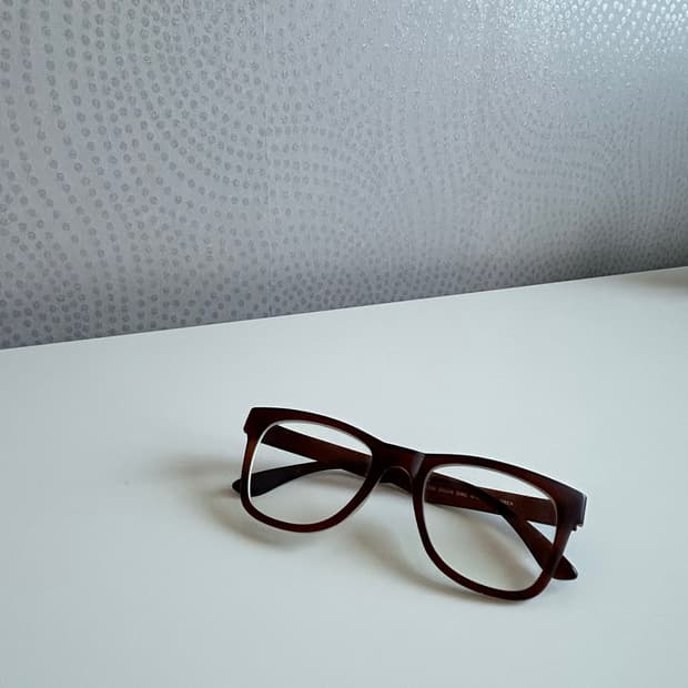 브라운 안경테 