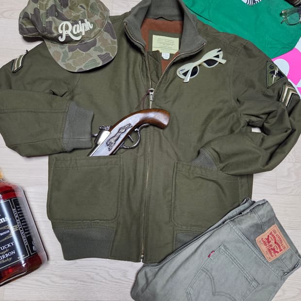 WHO A U 점퍼 밀리터리