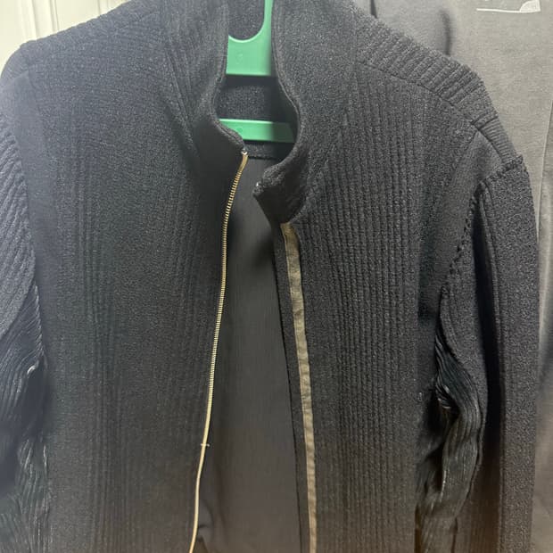 xlim ep8 01 jersey S