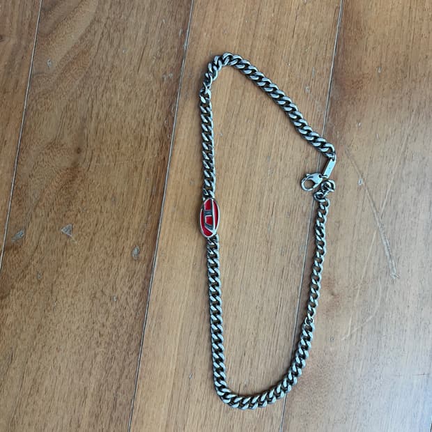 디젤 오발 목걸이