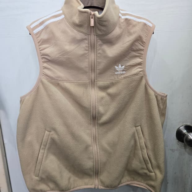 L,100 )) adidas 아디다스 조끼! 깔끔한 디자인 , 색상이뻐요