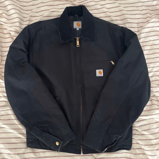 칼하트 디트로이트 자켓 j001 검정 블랙 M 상태 좋은거 구해요 !