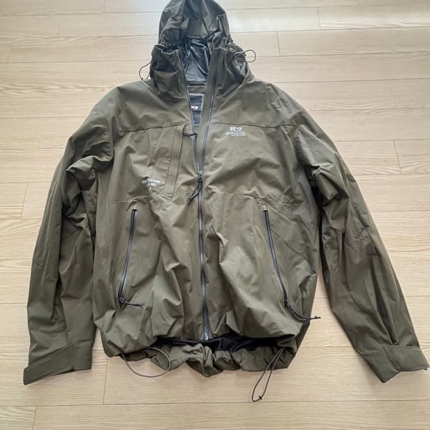 K2 바람막이 카키