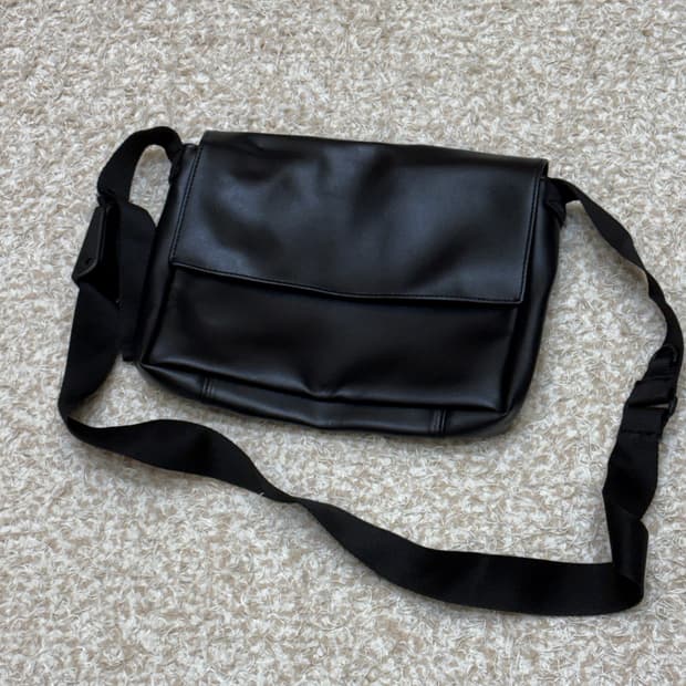 (택포) 피스메이커 신세틱레더 크로스백