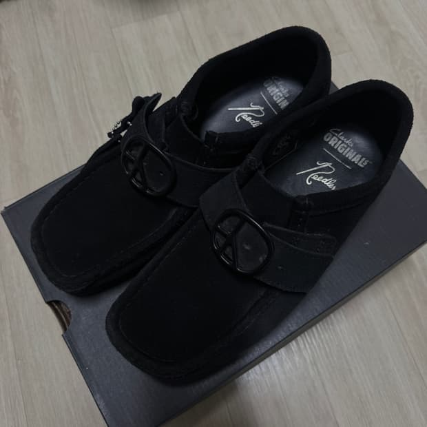 니들스x클락스 41사이즈