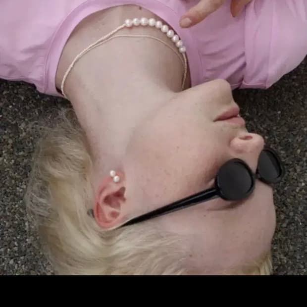 먼데이에디션 진주 목걸이