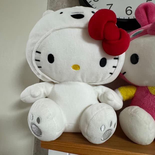 빈티지 고전 헬로키티x위베어베어스 콜라보 봉제인형