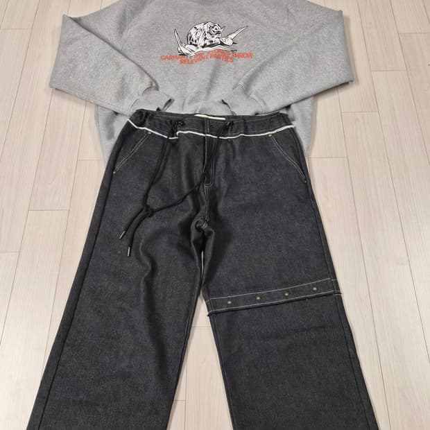 새상품 라티젠(LARTIGENT) 유니크 리벳 디테일 와이드 데님