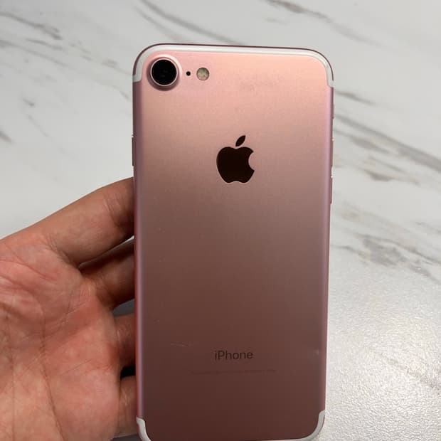 아이폰7 로즈골드 128GB 모델