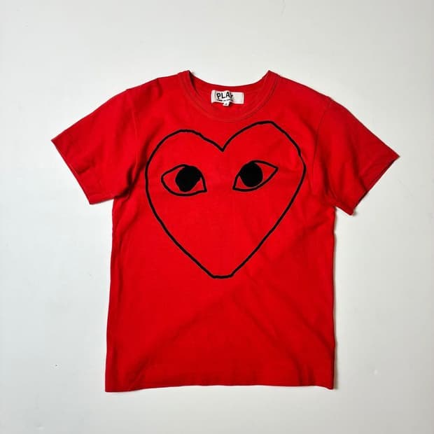 꼼데가르송 10's 라인 하트 반팔 티셔츠 PN8574