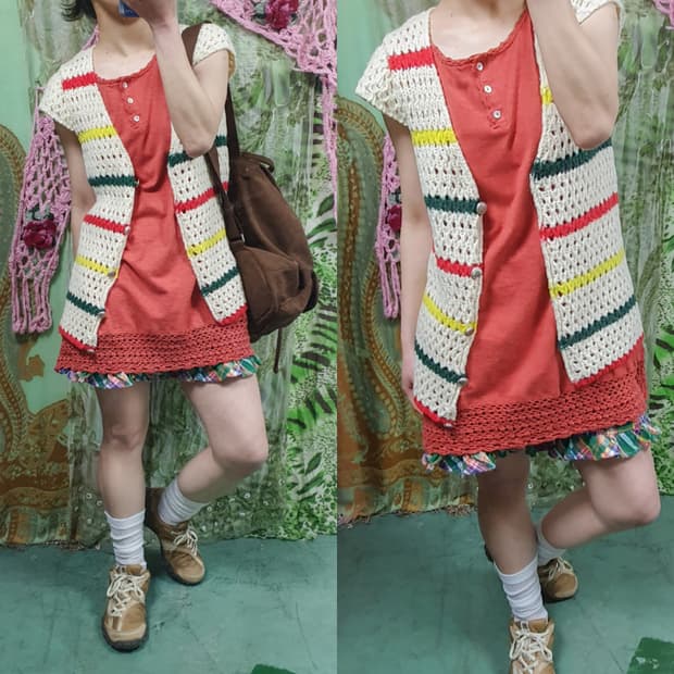 컬러 스트라이프 캡 소매 니트 베스트