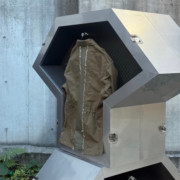 Vujade scinder 자켓 구합니다