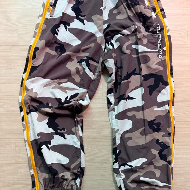 슈프림 콘트라스트 집 웜 업 팬츠 스노우 카모 - 25SS