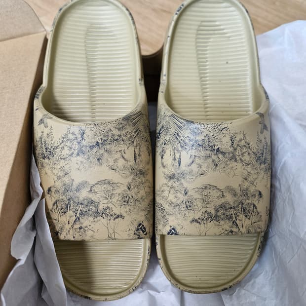 나이키 프린티드 캄 슬라이드 슬리퍼 270