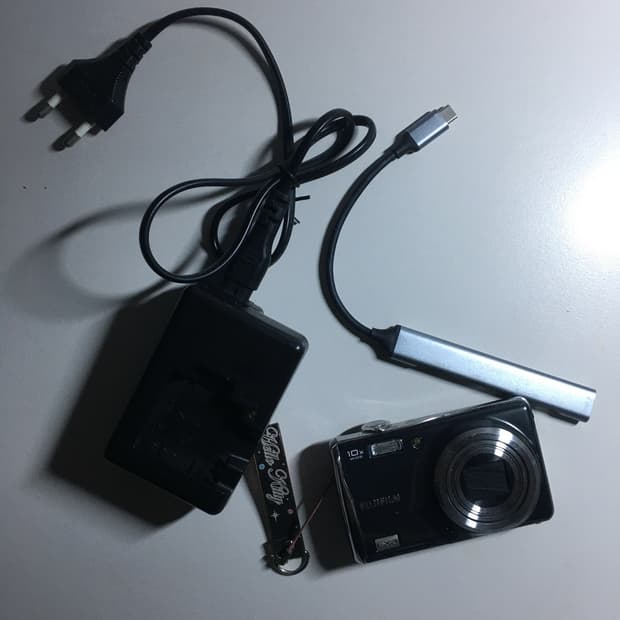 후지필름 파인픽스 F70EXR 블랙 디지털 카메라 아일릿 디카