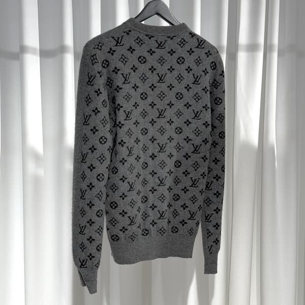 (S) 루이비통 모노그램 하프앤하프 캐시미어 니트