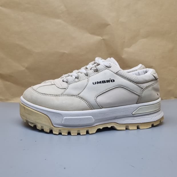 엄브로 버키 여성운동화230