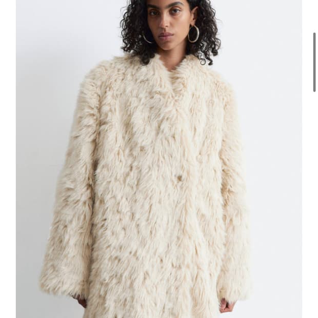 앤아더스토리즈 퍼 코트