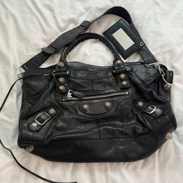 발렌시아가 모터백 블랙 미디움