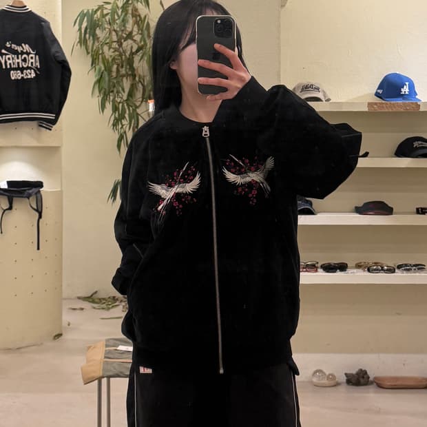 언더에어 벨벳 스카쟌 U579