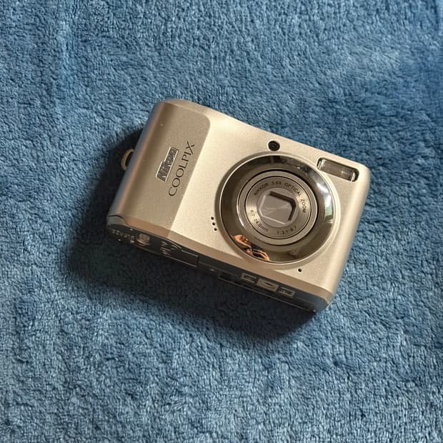[상태좋음] 니콘 쿨픽스 L20 디지털 카메라 실버/빈티지 디카/희귀매물