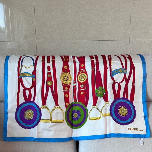 셀린느 실크 스카프