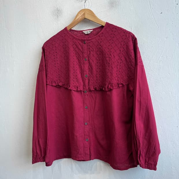 SM2 린넨 블렌디드 크로쉐 블라우스