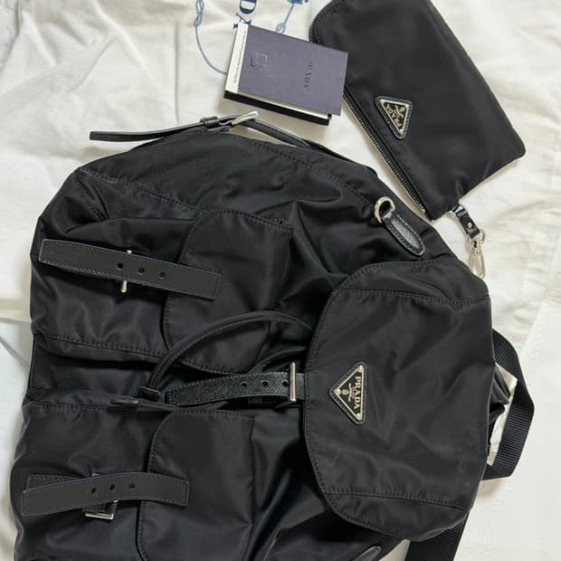 프라다 리나일론 미디엄 백팩